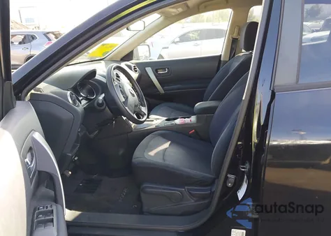 2013 Nissan Rogue S z USA, uszkodzony, nr VIN JN8AS5MT5DW031641